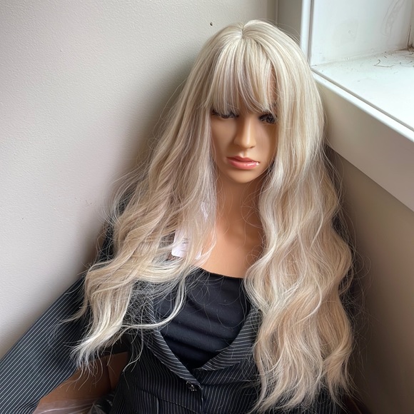 white matte wig long butter blonde beach waves wig bangs middle part 24” NWT - Picture 5 of 16